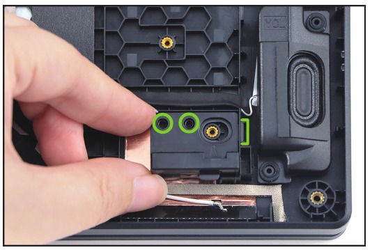 Acer - Nitro AN16-41 - Entfernung des Akkupacks - Schritt 6 Entfernung des Akkupacks - Schritt 6