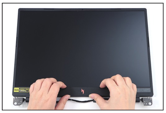 Acer - Nitro AN16-41 - Entfernen der LCD-Blende - Schritt 1 Entfernen der LCD-Blende - Schritt 1