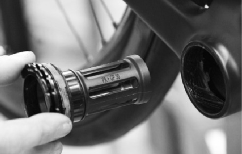 Colnago - V4Rs - Tretlager-Installation - Schritt 2 Tretlager-Installation - Schritt 2
