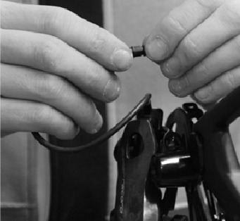 Colnago - V4Rs - Rahmenkabelführung & Bremsinstallation - Schritt 11 Rahmenkabelführung & Bremsinstallation - Schritt 11