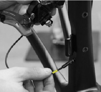 Colnago - V4Rs - Rahmenkabelführung & Bremsinstallation - Schritt 12 Rahmenkabelführung & Bremsinstallation - Schritt 12