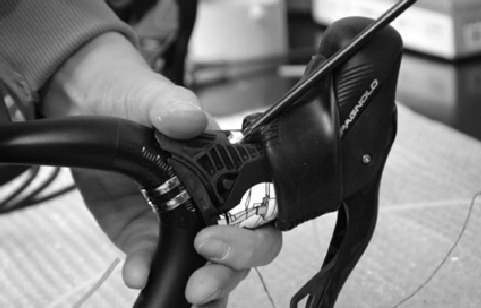 Colnago - V4Rs - Kabelführung integrierter Lenker - Schritt 8 Kabelführung integrierter Lenker - Schritt 8