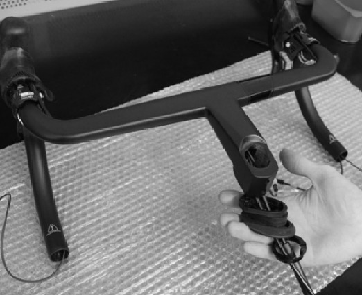 Colnago - V4Rs - Kabelführung integrierter Lenker - Schritt 9 Kabelführung integrierter Lenker - Schritt 9
