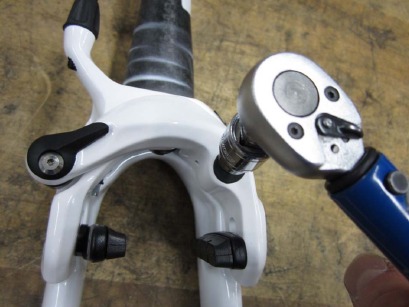 Trek - Madone 2013 - Einbau der Vorderradbremse – Schritt 2 Einbau der Vorderradbremse – Schritt 2