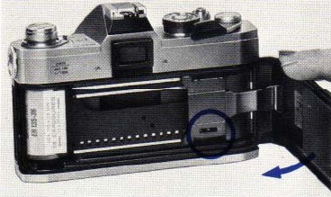 Canon - FTb - Film einlegen - Schritt 5 Film einlegen - Schritt 5