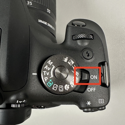 Moduswahlrad der Canon EOS 2000D auf Kreativ-Automatik eingestellt